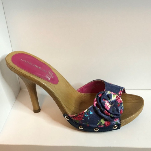 Heels - Picture 2 of 3